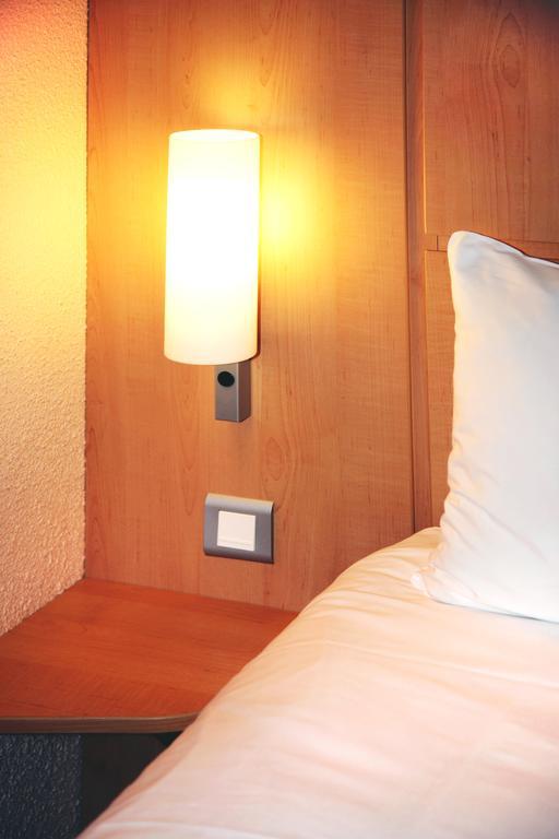 Ibis Poitiers Sud Hotel Exterior foto